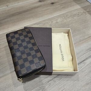 Louis Vuitton Damier Ebene Zippy Wallet